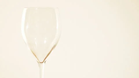 Pouring wine 库存影片 1078876