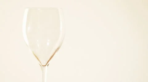 Pouring wine in a second Video stock 1078205