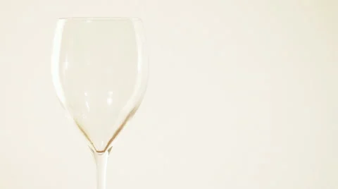 Pouring wine - slow motion 库存影片 1078300