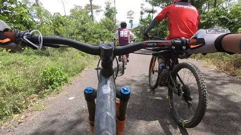 POV Cam high speed extreme off road downhill mountain biking Video stock 246524946