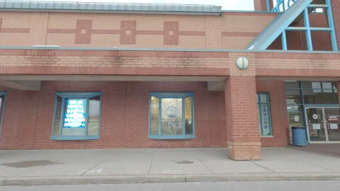POV Closed retail stores during COVID 19 coronavirus pandemic lockdown Vidéo 146454438