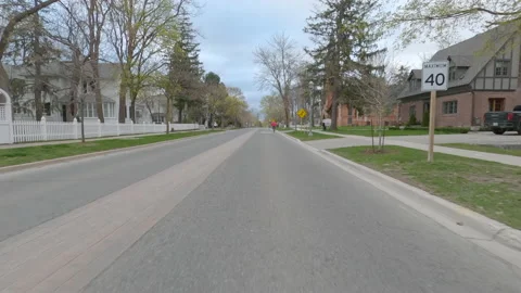 POV driving city streets empty and shopping mall in COVID 19 pandemic lockdown 库存影片 153078342