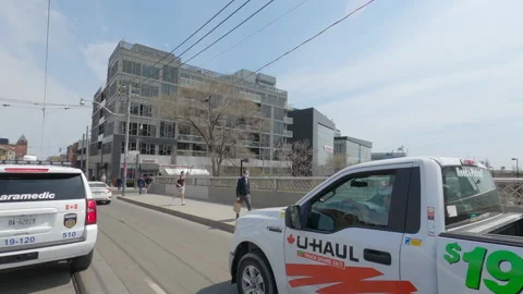 POV driving on empty Toronto city streets during COVID 19 pandemic lockdown 库存影片 152979944