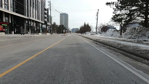 POV driving in empty Waterloo college and university town in COVID 19 pandemic Vídeos de archivo 147375904