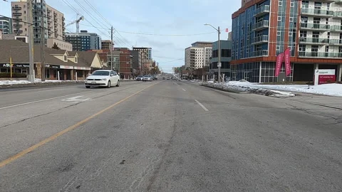 POV driving in empty Waterloo college and university town in COVID 19 pandemic Vídeos de archivo 147376190