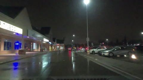 POV driving in heavy rain on dark wet city streets at night. Vidéo 146691682