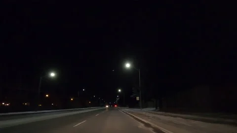 POV driving plate on dark empty streets during COVID recession lockdown Vídeos de archivo 147948018