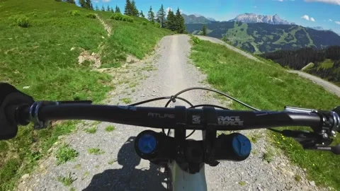 POV extreme downhill mountain biking in Saalbach-Hinterglemm, Austria Video stock 220491153