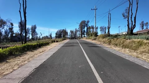 POV Ground Level Drive Through Sukapura Village Bromo Vidéo 345141732
