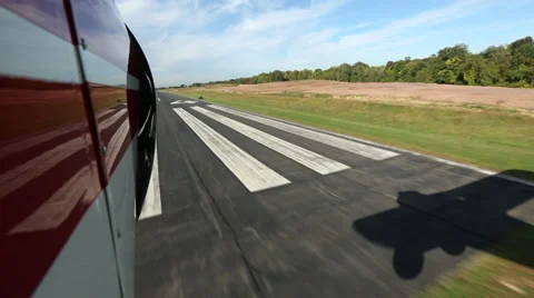 POV Landing with Shadow Stockbeeldmateriaal 31748490
