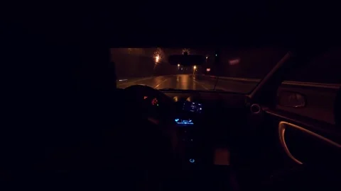 POV night driving timelapse from inside a car. 库存影片 325781533