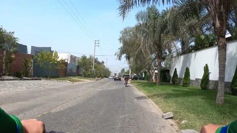 Pov point of view cycling down the street el peñon in la planicie Vidéo 143044839