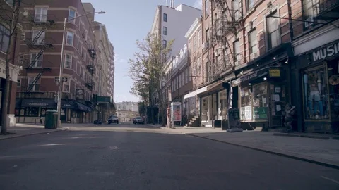 POV shot of empty streets of New York Manhattan during the Covid-19 coronavirus Vidéo 128969912