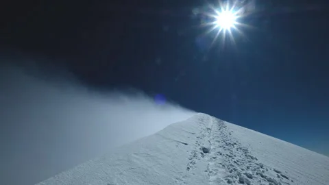 POV Steps Reaching Mont Blanc Summit with Strong Wind Blowing Snow 스톡 동영상 342519513