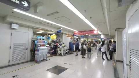 POV to the Subway Plattform Stock Footage 80070459