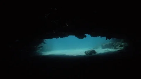 POV swimming through an underground cave Stock-Footage 80437639