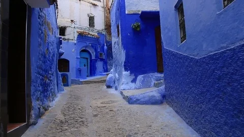 POV, walking in blue town Chefchaouen Chaouen / Morocco, first point of view Vídeo Stock