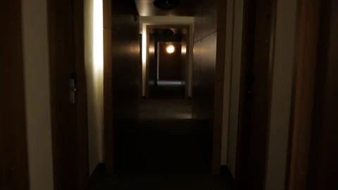 The POV of walking in empty hotel corridors. Vídeos de archivo 111945618