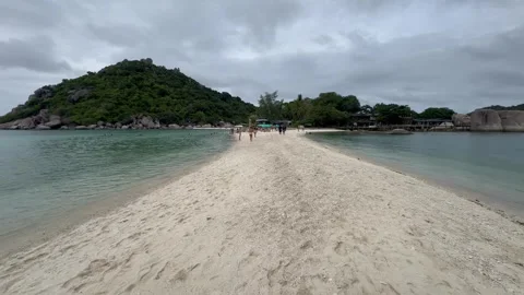 POV Walking on Empty White Sandbar Beach at Koh Nang Yuan 4K Vídeos de archivo 336522777