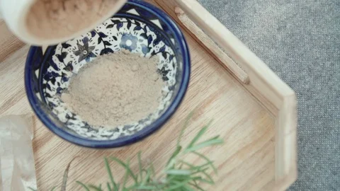 Powder for massage Video stock 127213934