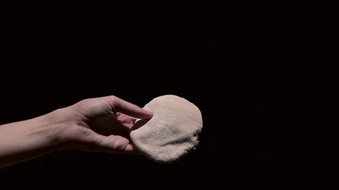 Powder puff Stockbeeldmateriaal 75945718