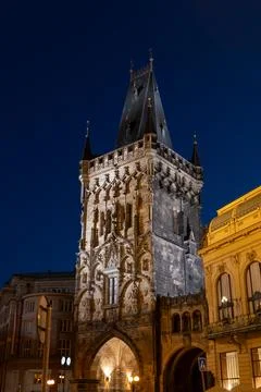 Powder Tower At Night In Prague Stock-Fotos
