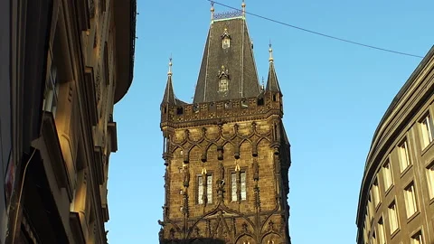 Powder Tower in Prague. Vídeos de archivo 123616654