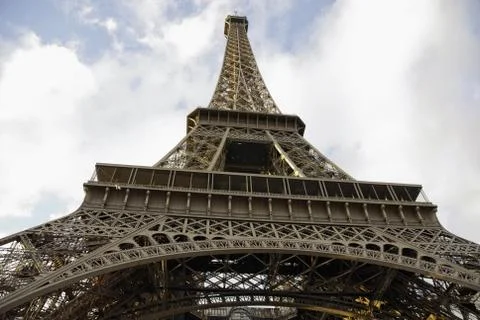Power of Eiffel Tower in Paris Foto stock