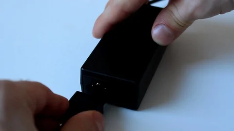 Power-up laptop Vídeos de archivo 86414357