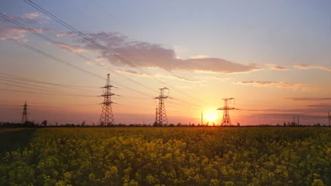 Power line time lapse Stockbeeldmateriaal 129803987
