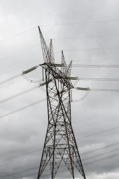 Power line tower on cloudy day Stock-Fotos