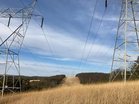 Power Lines In A Fall Scenery Foto stock