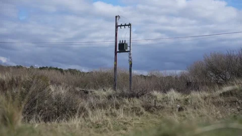 Power Lines in Sand Dunes Vidéo 266849084