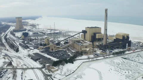 Power Plant Winter Slow Flyout 動画素材 108136830