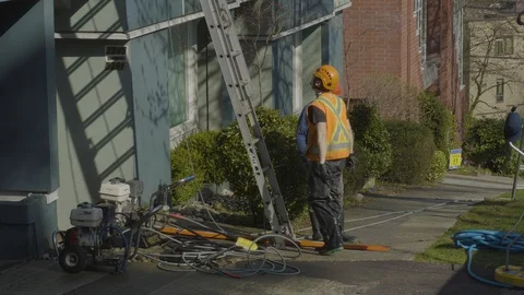 Power washing building. Two professionals. Stock-Footage 128194505