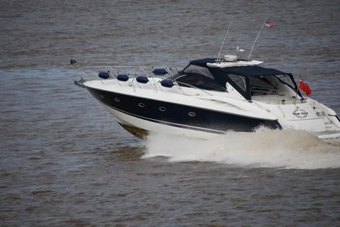 Powerboat on a river Stock-Fotos