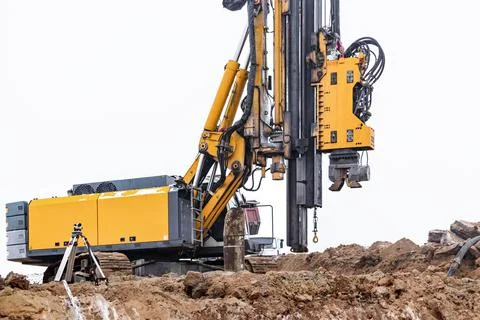 A powerful drilling rig for peeling at a construction site. Photos