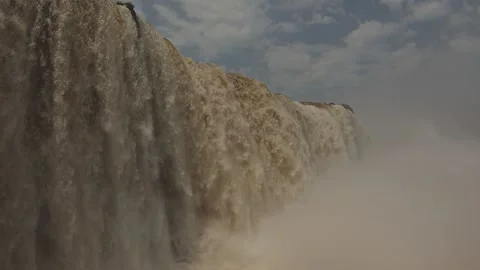 Powerful iguazu waterfall Vídeos de archivo 235727992