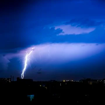 A powerful multiple lightning strike Foto stock