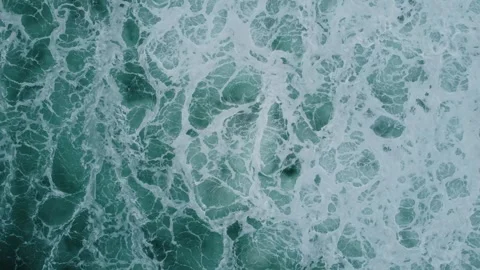 Powerful Ocean Break – 4K Drone Footage of Crashing Waves and Sea Foam Stockbeeldmateriaal 312833021