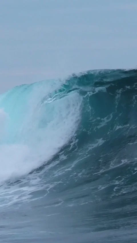 Powerful ocean wave at Indian Ocean.Vertical video Stock Footage 295771120