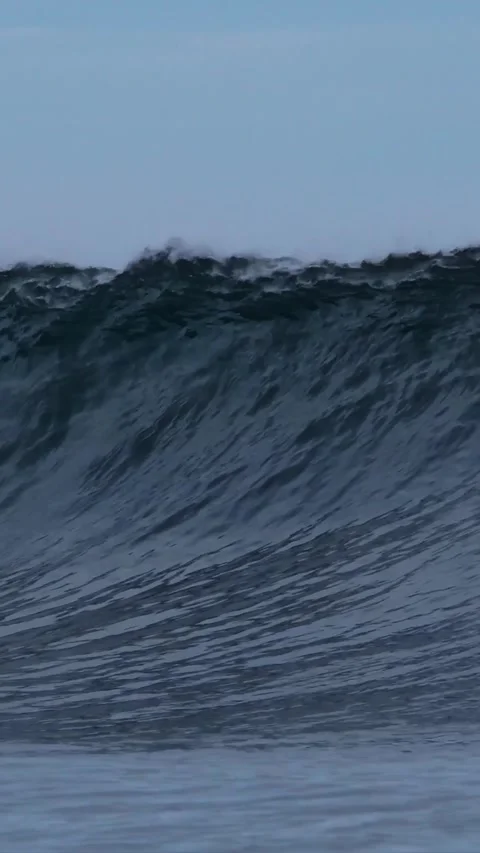 Powerful ocean wave at Indian Ocean.Vertical video Stock Footage 295771302