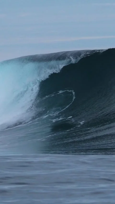 Powerful ocean wave at Indian Ocean.Vertical video Stock Footage 295771719