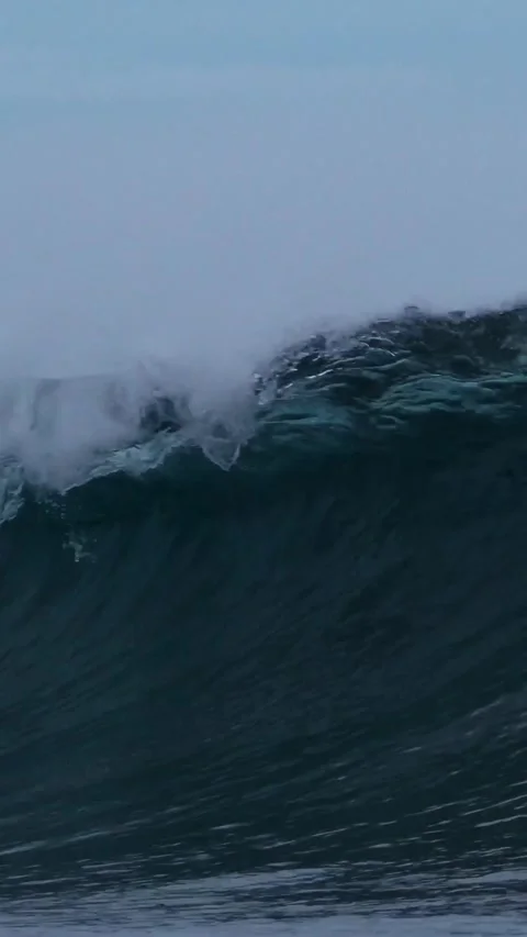 Powerful ocean wave at Indian Ocean.Vertical video Stock Footage 295771873