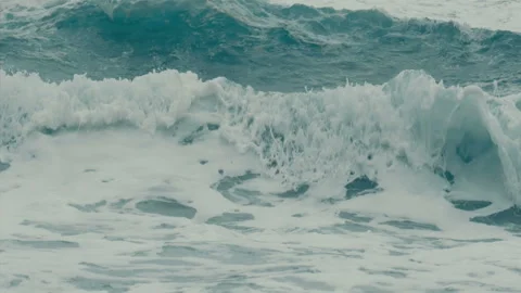Powerful Ocean Waves Stock-Footage 89104958