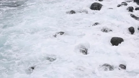 Powerful ocean waves. Waves crashing on shore with splashing and foaming. 4K. Video stock 201083073