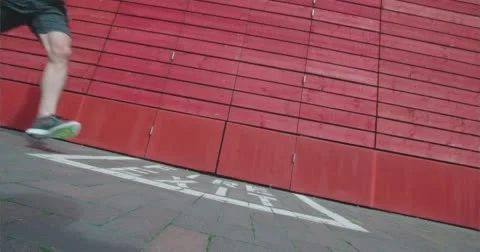 Powerful physique running. Vídeo Stock 58874255