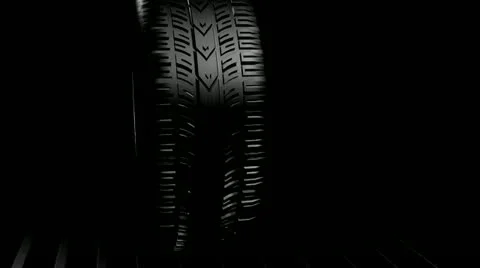 Powerful tire Vídeos de archivo 10819333