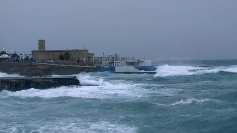 Powerful waves at Malta coast 스톡 동영상 89134559