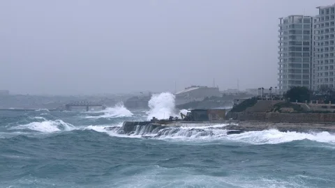 Powerful waves at Malta coast 스톡 동영상 89134802